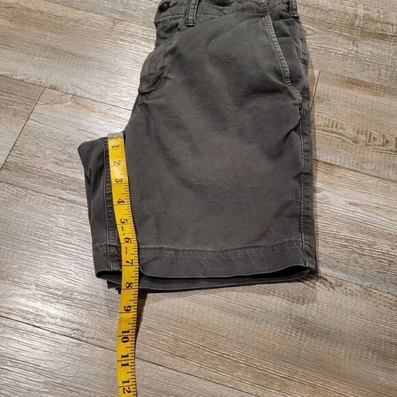 American Eagle Outfitters Classic Fit 7" Inseam Flat Front Shorts Men's Size 28 - Picture 5 of 7